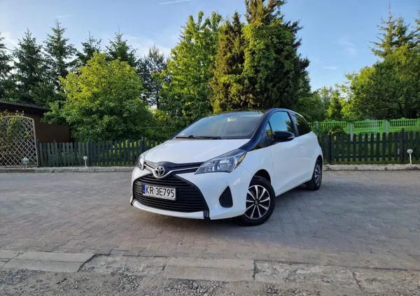 samochody osobowe Toyota Yaris cena 24999 przebieg: 169000, rok produkcji 2015 z Olkusz